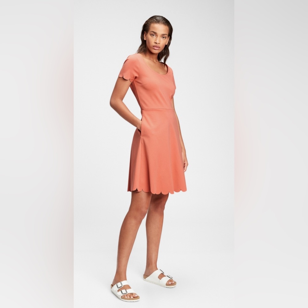 Gap fit and flare scallop dress